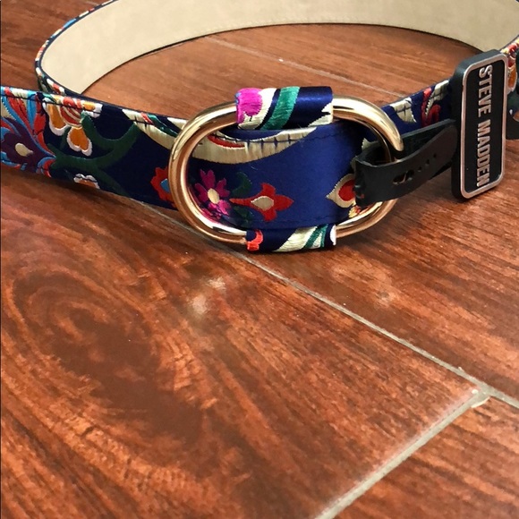 Steve Madden Accessories - New Steve Madden belt size medium